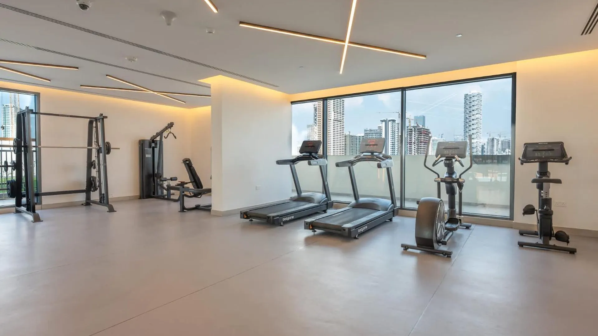 Sleek Studio In The Ivy Tower, Jvt Dubai Apartment