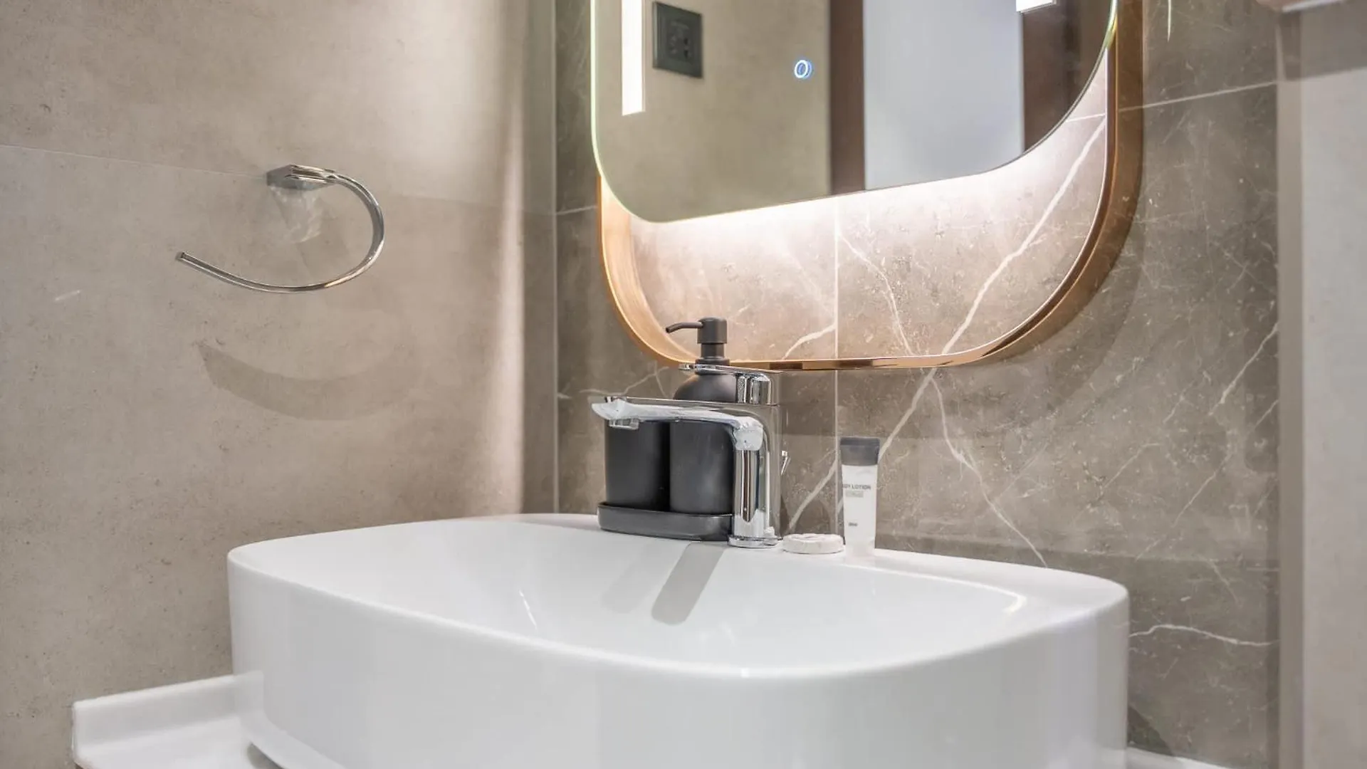 Sleek Studio In The Ivy Tower, Jvt Dubai Apartment
