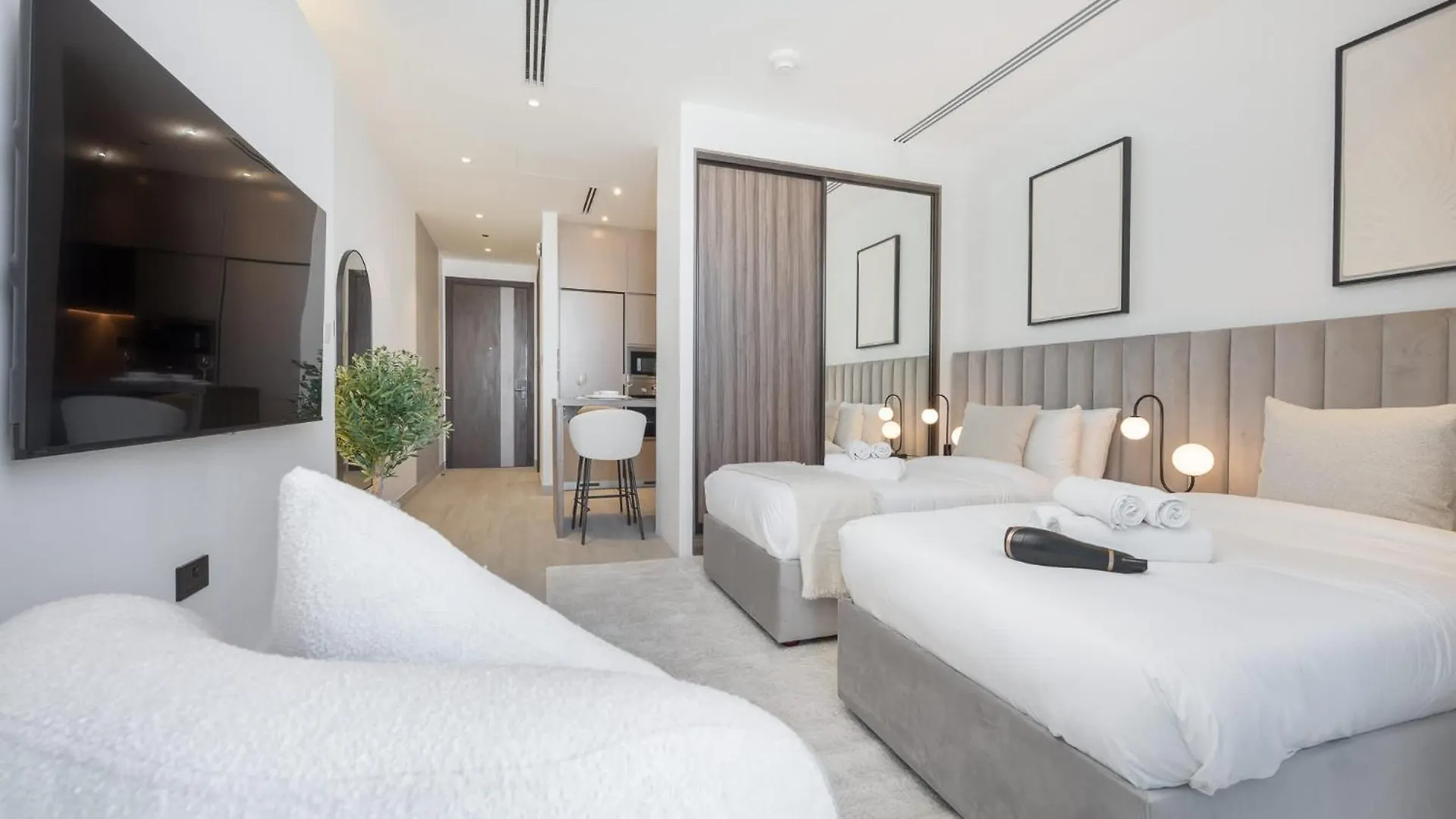 Sleek Studio In The Ivy Tower, Jvt Dubai 0*,  United Arab Emirates
