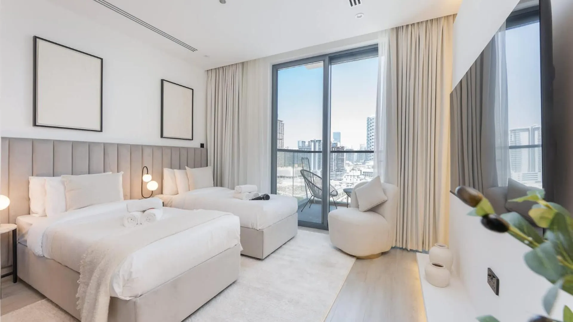 Apartment Sleek Studio In The Ivy Tower, Jvt Dubai