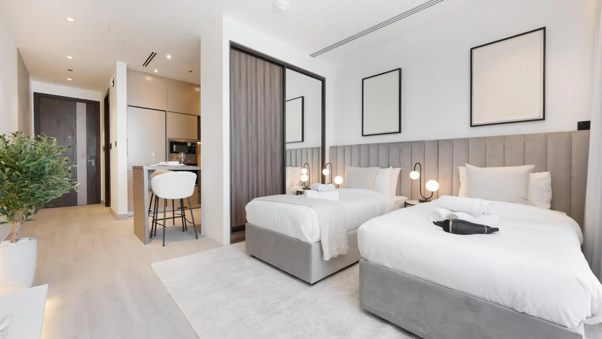 Sleek Studio In The Ivy Tower, Jvt Dubai United Arab Emirates