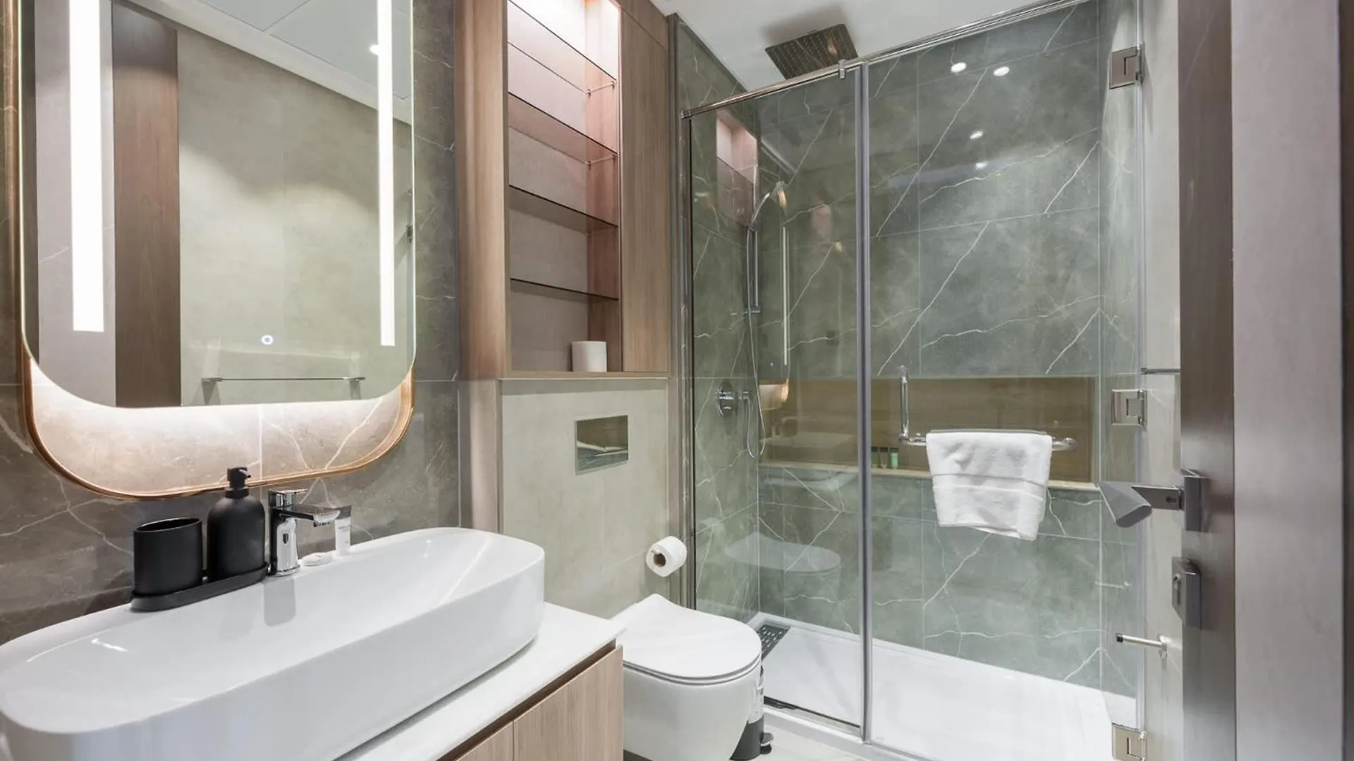 Sleek Studio In The Ivy Tower, Jvt Dubai 0*,  United Arab Emirates