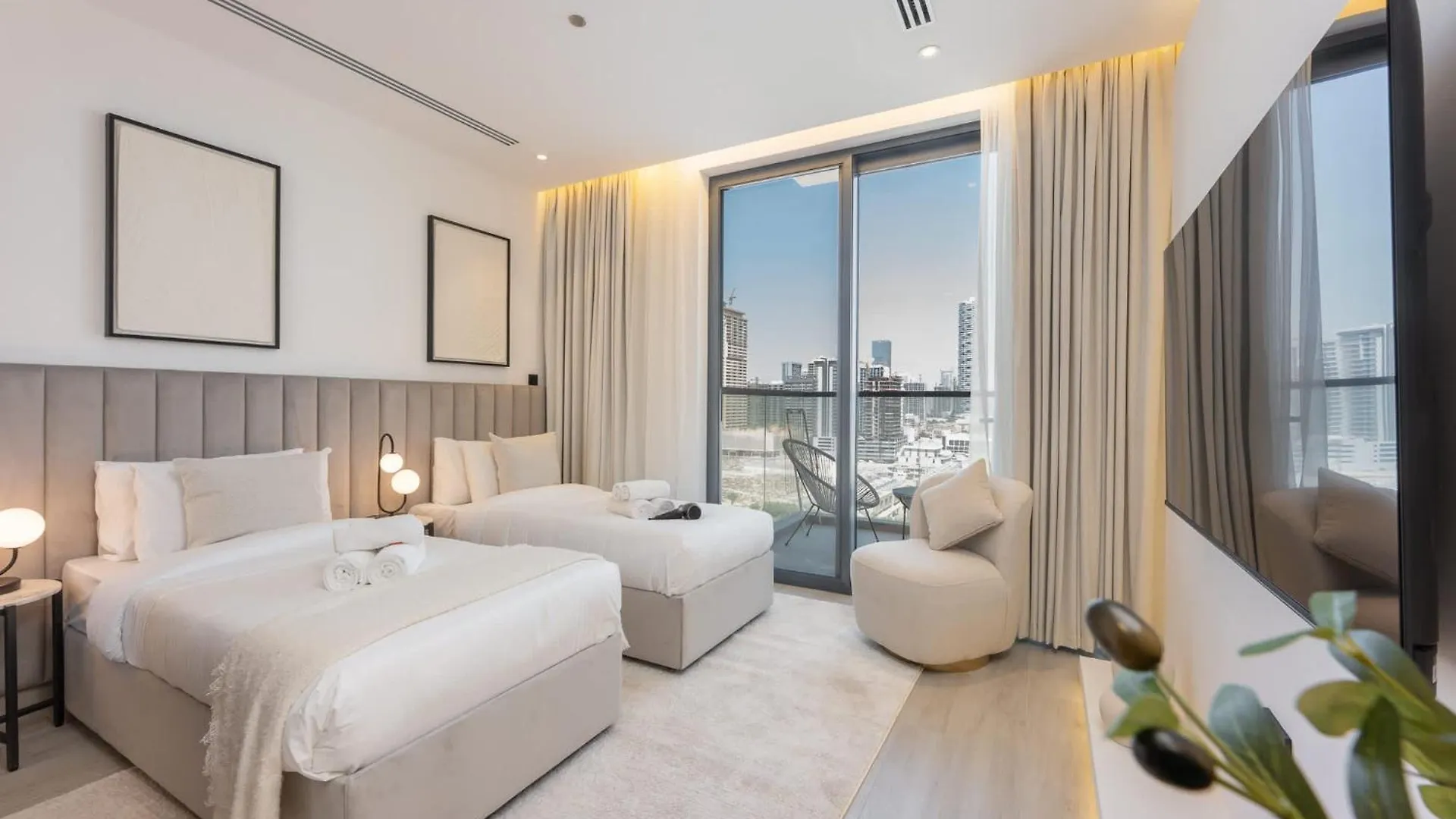 Sleek Studio In The Ivy Tower, Jvt Dubai